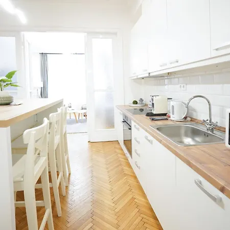 Venus - Paulay Ede I Apartman
